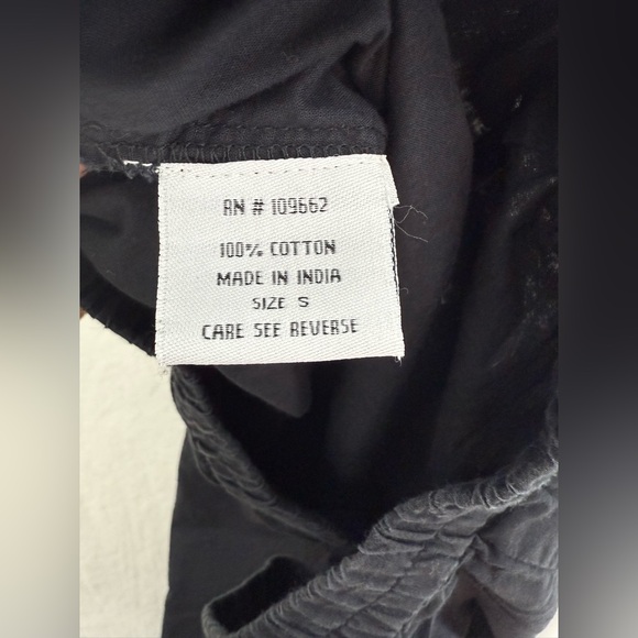 Women’s Black Tulip Brand Cropped Pants White Buttons Size Small Beach Vacation - Picture 10 of 13